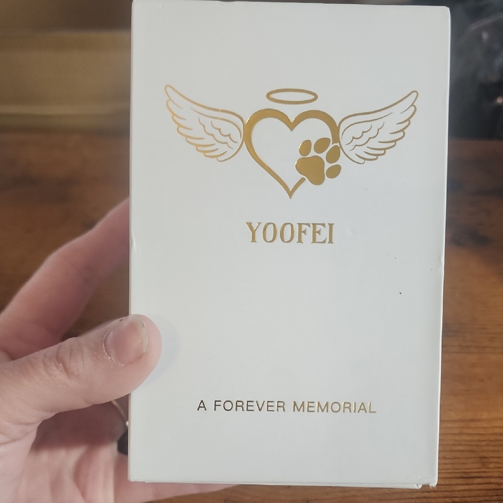 FIRM PRICE Yoofei Pet Memorial Box Suncatcher- Bell Shape Dog Or Cat
